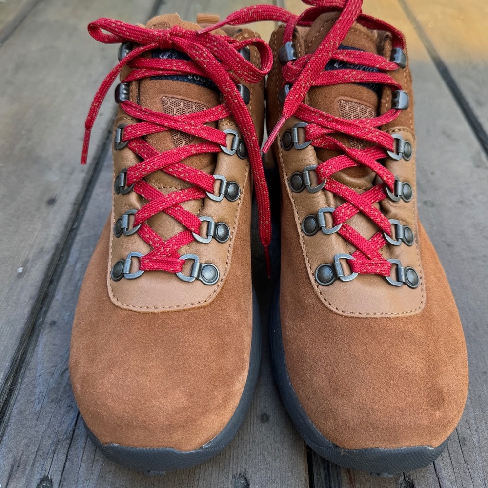 Brand New Vasque Sunsetter NTX hiking boots 7.5